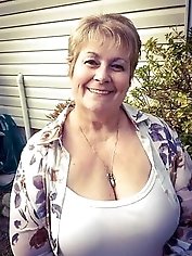 Lewd older females are posing totally nude on cam